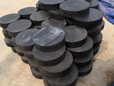 平阳县板式橡胶支座由若干层橡胶片与薄钢板经加压硫化